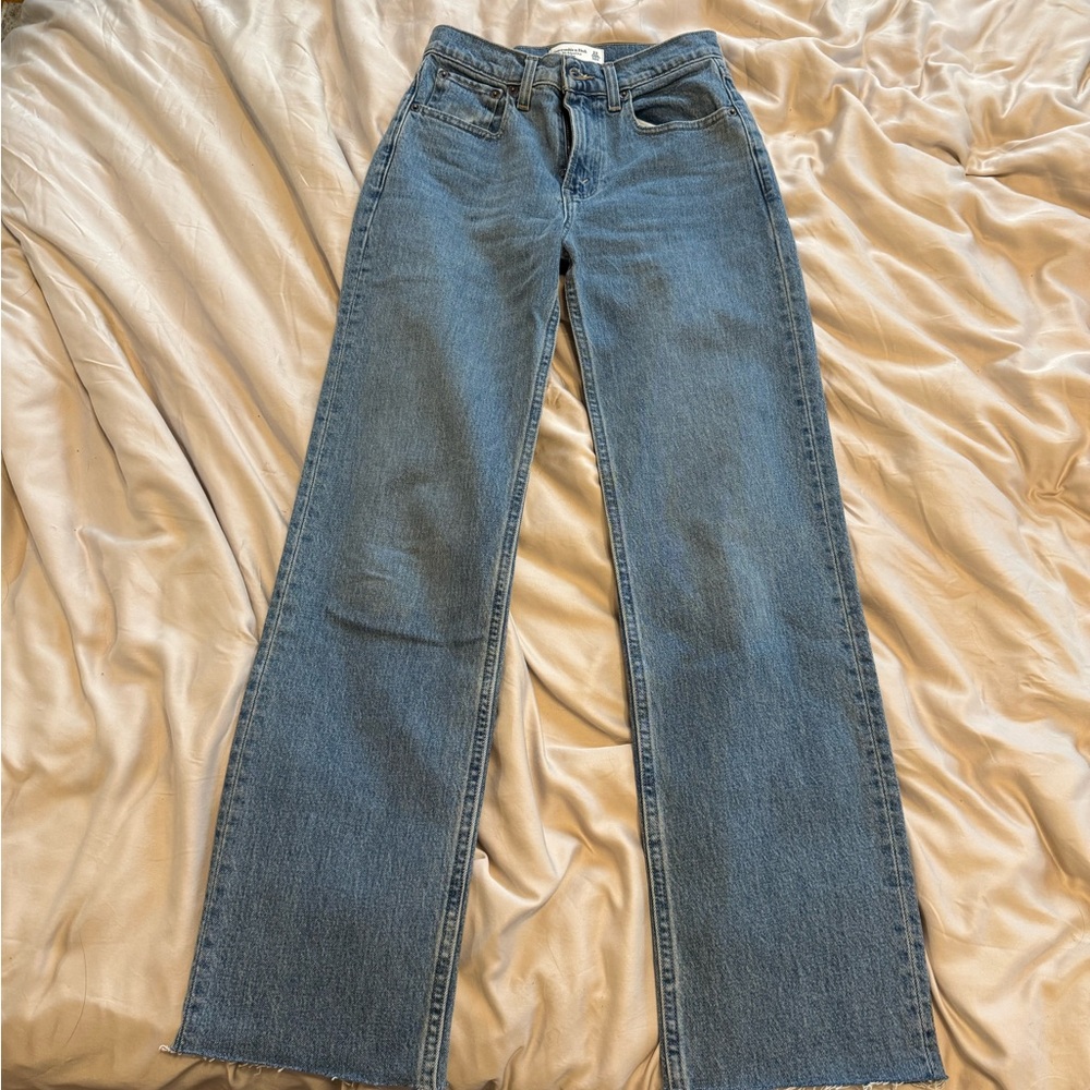 Abercrombie & Fitch Women's 90’s Relaxed Jeans